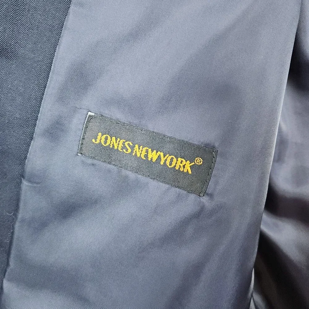 Jones New York Blazer Navy Blue Size 44L 100% Wool Brass 3-Button Ventless SNAGS